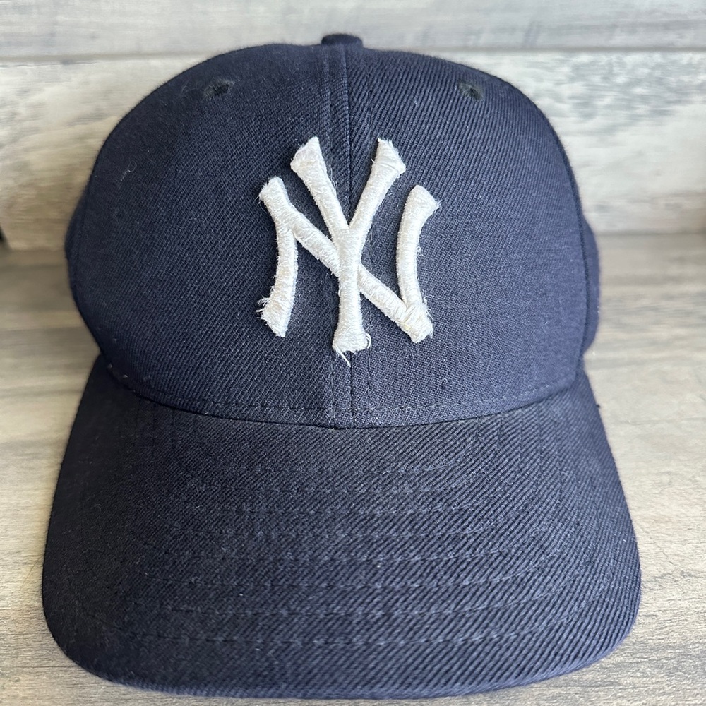 New York Yankees New Era Wool Fitted Cap Mens Size 7 1/4 Pro Model Vintage 90’s